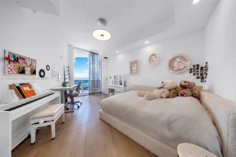 Condo in Sunny Isles Beach, Florida, 2 bedrooms  № 1661165 - photo 12