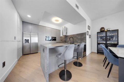 Condo in Sunny Isles Beach, Florida, 2 bedrooms  № 1661165 - photo 4