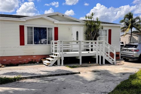 Appartement à louer à Homestead, Floride: 3 chambres, 135.27 m2 № 2386885 - photo 2