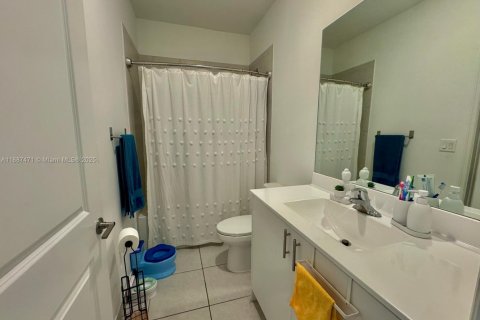 Touwnhouse à vendre à Homestead, Floride: 3 chambres, 123.37 m2 № 2169653 - photo 9