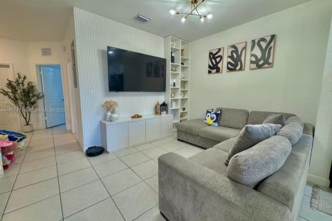 Touwnhouse à vendre à Homestead, Floride: 3 chambres, 123.37 m2 № 2169653 - photo 11