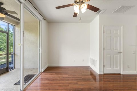 Townhouse in Tampa, Florida 2 bedrooms, 115.94 sq.m. № 2207780 - photo 8