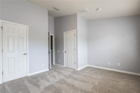 Townhouse in Tampa, Florida 2 bedrooms, 115.94 sq.m. № 2207780 - photo 13