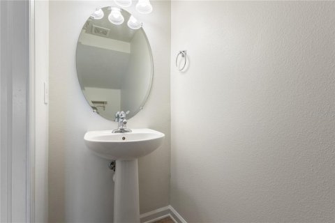Townhouse in Tampa, Florida 2 bedrooms, 115.94 sq.m. № 2207780 - photo 11