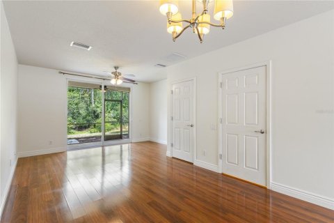 Townhouse in Tampa, Florida 2 bedrooms, 115.94 sq.m. № 2207780 - photo 6