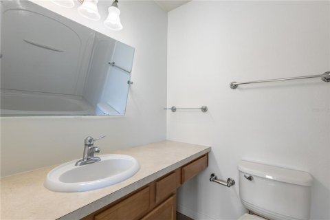 Townhouse in Tampa, Florida 2 bedrooms, 115.94 sq.m. № 2207780 - photo 15
