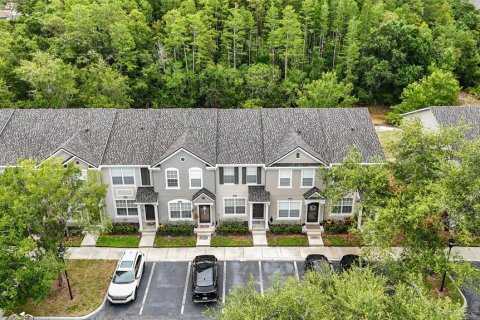 Townhouse in Tampa, Florida 2 bedrooms, 115.94 sq.m. № 2207780 - photo 26