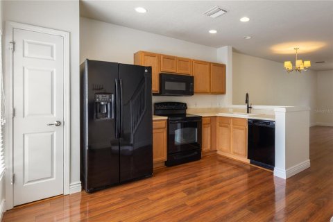 Townhouse in Tampa, Florida 2 bedrooms, 115.94 sq.m. № 2207780 - photo 5