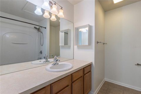 Townhouse in Tampa, Florida 2 bedrooms, 115.94 sq.m. № 2207780 - photo 21