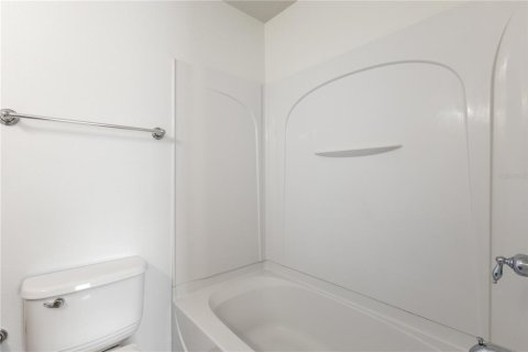 Townhouse in Tampa, Florida 2 bedrooms, 115.94 sq.m. № 2207780 - photo 16