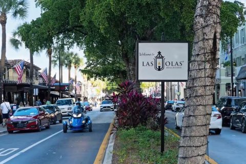 House in Pompano Beach, Florida 3 bedrooms, 107.02 sq.m. № 1984617 - photo 26