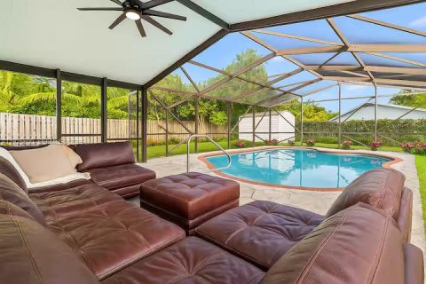 House in Pompano Beach, Florida 3 bedrooms, 107.02 sq.m. № 1984617 - photo 8