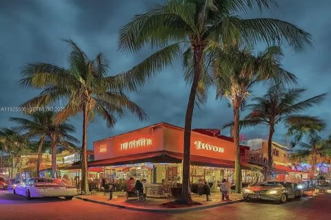 House in Pompano Beach, Florida 3 bedrooms, 107.02 sq.m. № 1984617 - photo 25