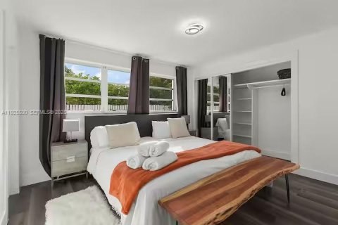 House in Pompano Beach, Florida 3 bedrooms, 107.02 sq.m. № 1984617 - photo 9