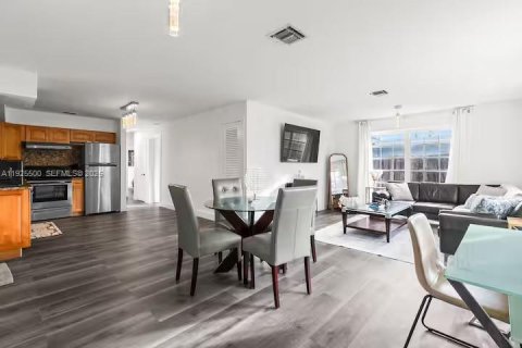 House in Pompano Beach, Florida 3 bedrooms, 107.02 sq.m. № 1984617 - photo 17