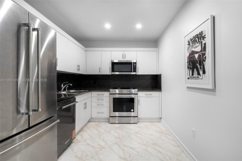 Copropriété à vendre à Miami Beach, Floride: 2 chambres, 110.55 m2 № 2153560 - photo 6