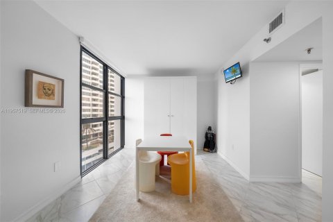 Copropriété à vendre à Miami Beach, Floride: 2 chambres, 110.55 m2 № 2153560 - photo 11