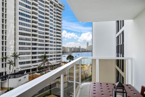 Copropriété à vendre à Miami Beach, Floride: 2 chambres, 110.55 m2 № 2153560 - photo 13