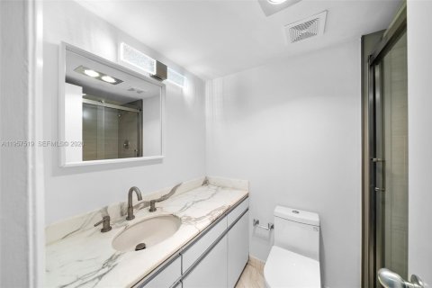 Copropriété à vendre à Miami Beach, Floride: 2 chambres, 110.55 m2 № 2153560 - photo 12