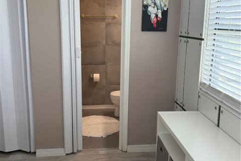Condo in Orlando, Florida, 2 bedrooms  № 2123019 - photo 21