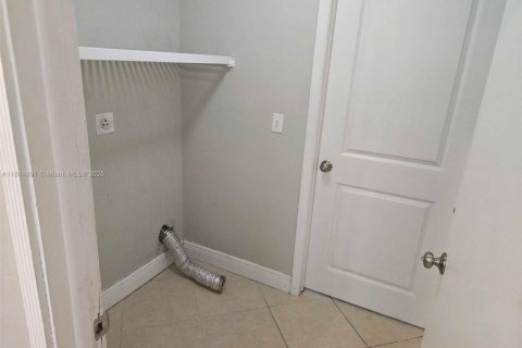 House in West Palm Beach, Florida 2 bedrooms, 99.22 sq.m. № 1857299 - photo 11