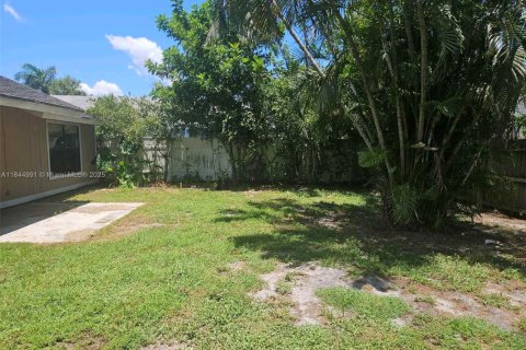 House in West Palm Beach, Florida 2 bedrooms, 99.22 sq.m. № 1857299 - photo 13