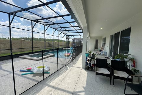 House in Kissimmee, Florida 15 bedrooms, 580.55 sq.m. № 1908054 - photo 29