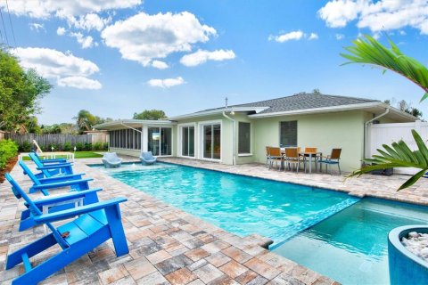 House in Sarasota, Florida 3 bedrooms, 127.83 sq.m. № 252253 - photo 30