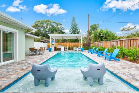House in Sarasota, Florida 3 bedrooms, 127.83 sq.m. № 252253 - photo 28