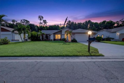 Casa en Fort Myers, Florida 3 dormitorios, 140.1 m2 № 2371086