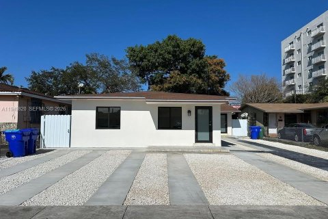 Снять в аренду виллу или дом в Майами, Флорида 2 спальни, 184.41м2, № 2005560 - фото 2