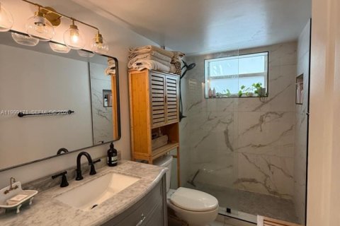 Condo in Miami Beach, Florida, 1 bedroom  № 2067573 - photo 10