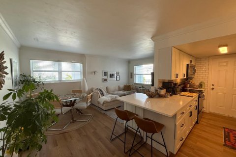Condo in Miami Beach, Florida, 1 bedroom  № 2067573