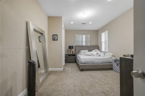 Adosado en alquiler en Fort Lauderdale, Florida, 3 dormitorios, 213.02 m2 № 2169984 - foto 17