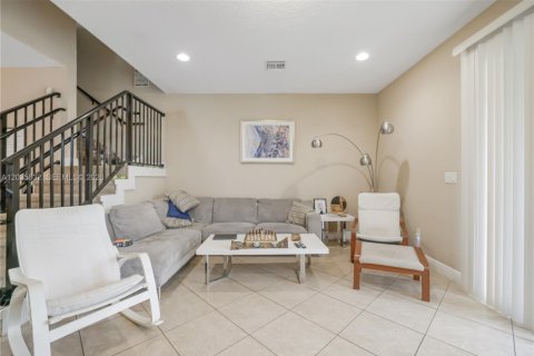 Adosado en Fort Lauderdale, Florida 3 dormitorios, 213.02 m2 № 2169984
