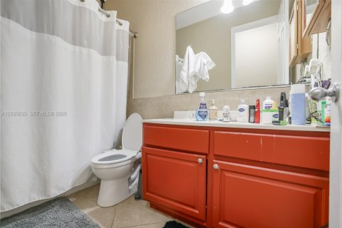 Adosado en alquiler en Fort Lauderdale, Florida, 3 dormitorios, 213.02 m2 № 2169984 - foto 10