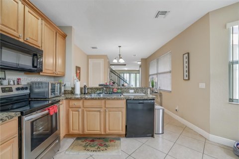 Adosado en alquiler en Fort Lauderdale, Florida, 3 dormitorios, 213.02 m2 № 2169984 - foto 28