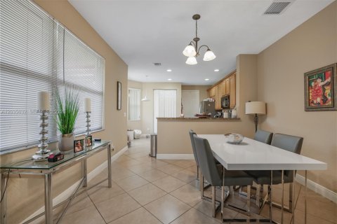 Adosado en alquiler en Fort Lauderdale, Florida, 3 dormitorios, 213.02 m2 № 2169984 - foto 27