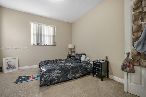 Adosado en alquiler en Fort Lauderdale, Florida, 3 dormitorios, 213.02 m2 № 2169984 - foto 7