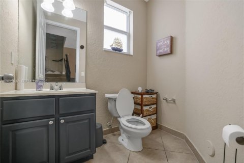 Adosado en alquiler en Fort Lauderdale, Florida, 3 dormitorios, 213.02 m2 № 2169984 - foto 3