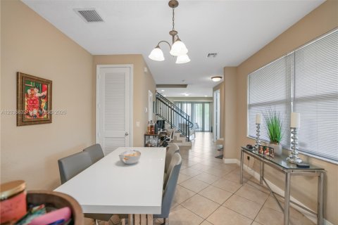 Adosado en alquiler en Fort Lauderdale, Florida, 3 dormitorios, 213.02 m2 № 2169984 - foto 30