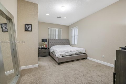 Adosado en alquiler en Fort Lauderdale, Florida, 3 dormitorios, 213.02 m2 № 2169984 - foto 24