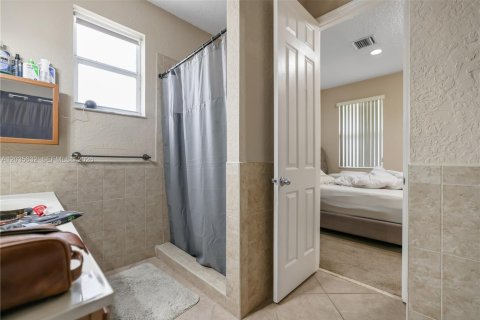 Adosado en alquiler en Fort Lauderdale, Florida, 3 dormitorios, 213.02 m2 № 2169984 - foto 21