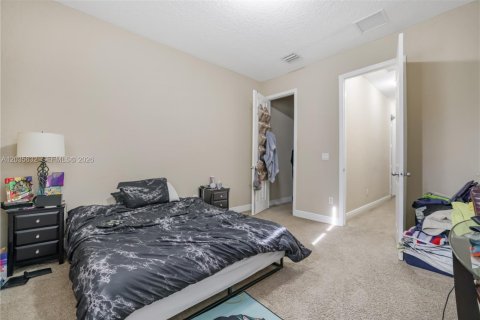 Adosado en alquiler en Fort Lauderdale, Florida, 3 dormitorios, 213.02 m2 № 2169984 - foto 8