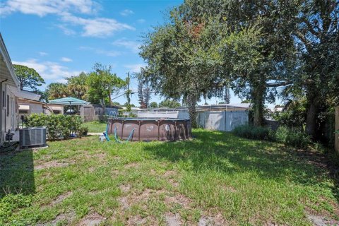 House in Cocoa, Florida 3 bedrooms, 119.57 sq.m. № 2225021 - photo 20