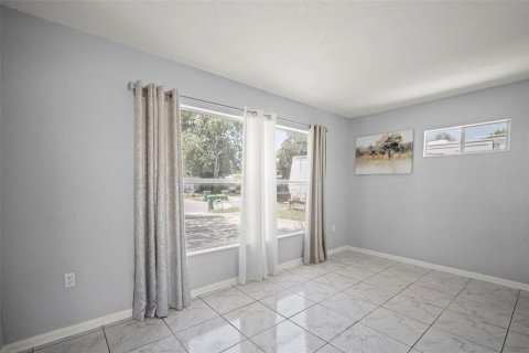 House in Cocoa, Florida 3 bedrooms, 119.57 sq.m. № 2225021 - photo 3
