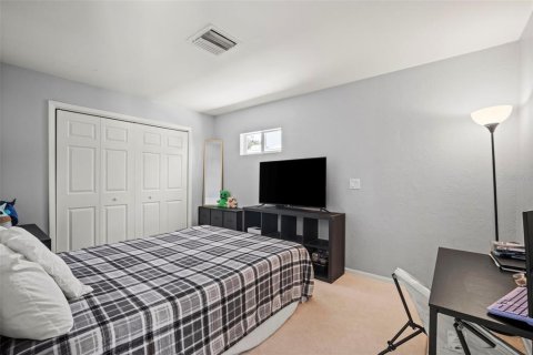 House in Cocoa, Florida 3 bedrooms, 119.57 sq.m. № 2225021 - photo 12