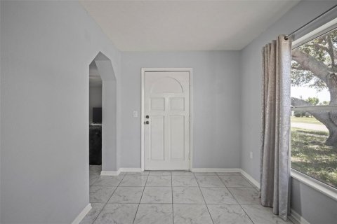 House in Cocoa, Florida 3 bedrooms, 119.57 sq.m. № 2225021 - photo 4