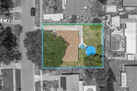 House in Cocoa, Florida 3 bedrooms, 119.57 sq.m. № 2225021 - photo 25