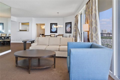 Condominio en venta en Sunny Isles Beach, Florida, 3 dormitorios, 172.8 m2 № 2032643 - foto 7